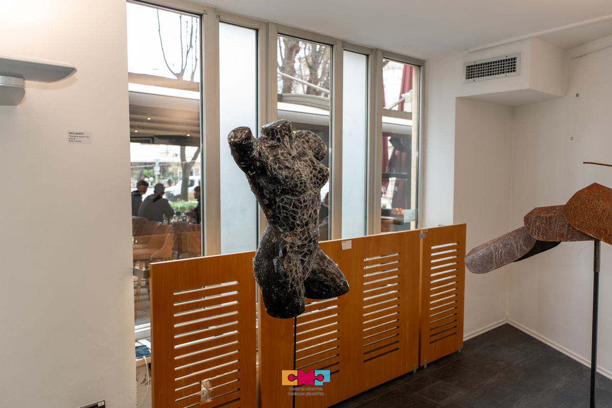 Scoprite i momenti dell'inaugurazione della mostra degli alunni della ŠPUD Pola "Erasmus+ 2026. Graz - Artisti per l'educazione artistica"